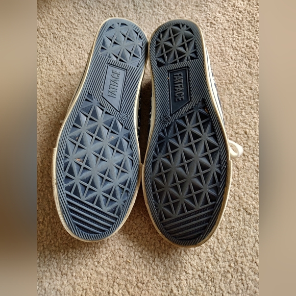 Sneakers - Picture 4 of 5